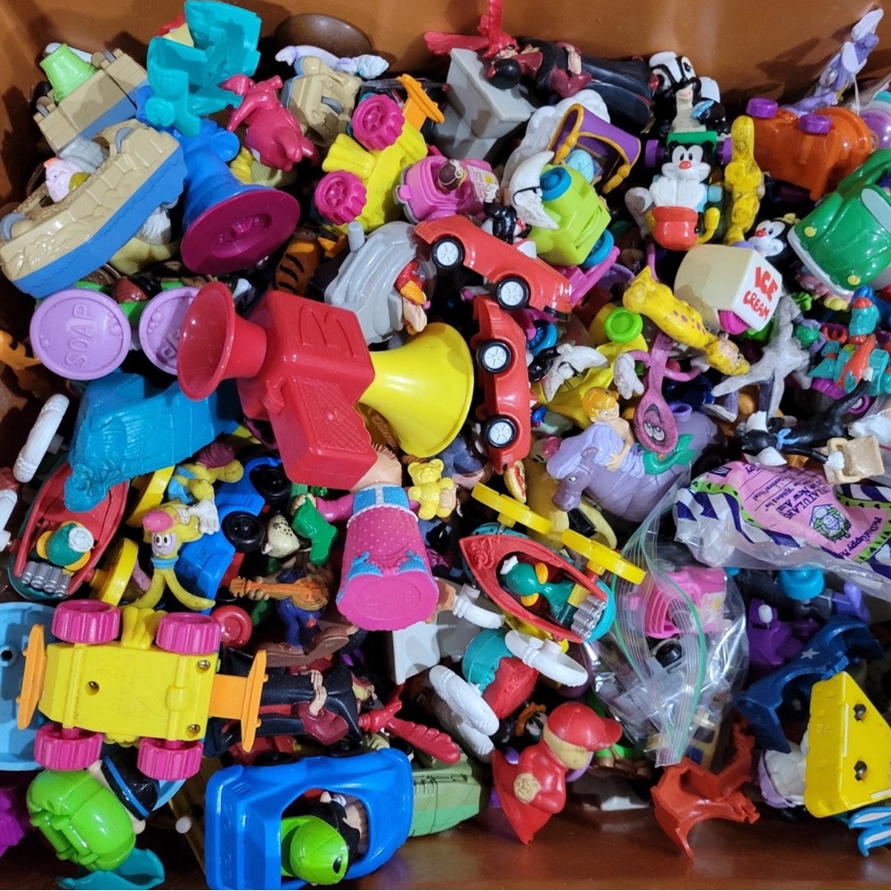 💛🧡🤎Vintage Lot of 10toys + 1980's & 90's Happy Meal Kids Meal Fast  MYSTERY BOX